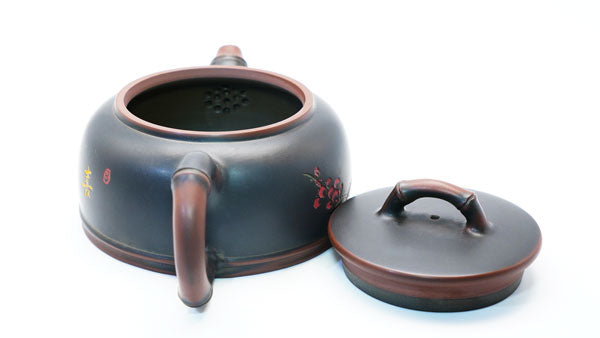 Nixing pottery teapot   Half-moon pot.